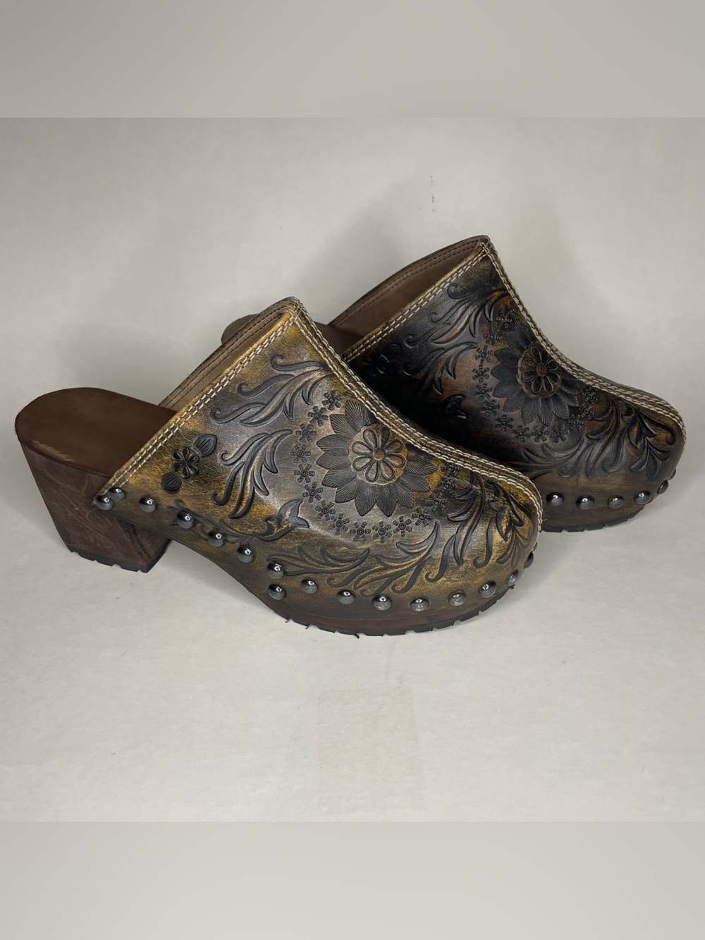 VTG Vibram Clogs Hand-Painted Floral Leather Botanical Stud Lining Equestrian 6